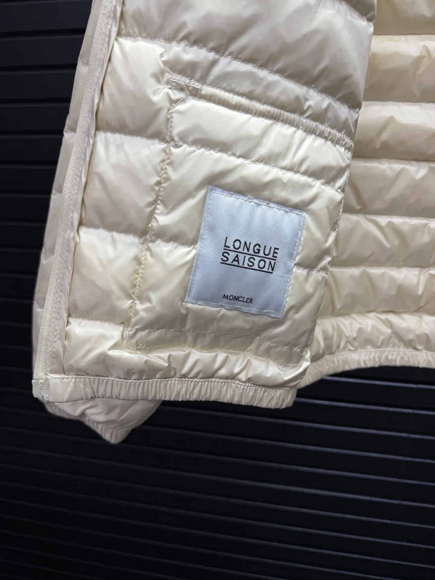 Moncler Same Style Lans Same Style ， 。 ， ; ， ， ， ：Black Khaki Beige Light Blue Light Pink White Size：1234